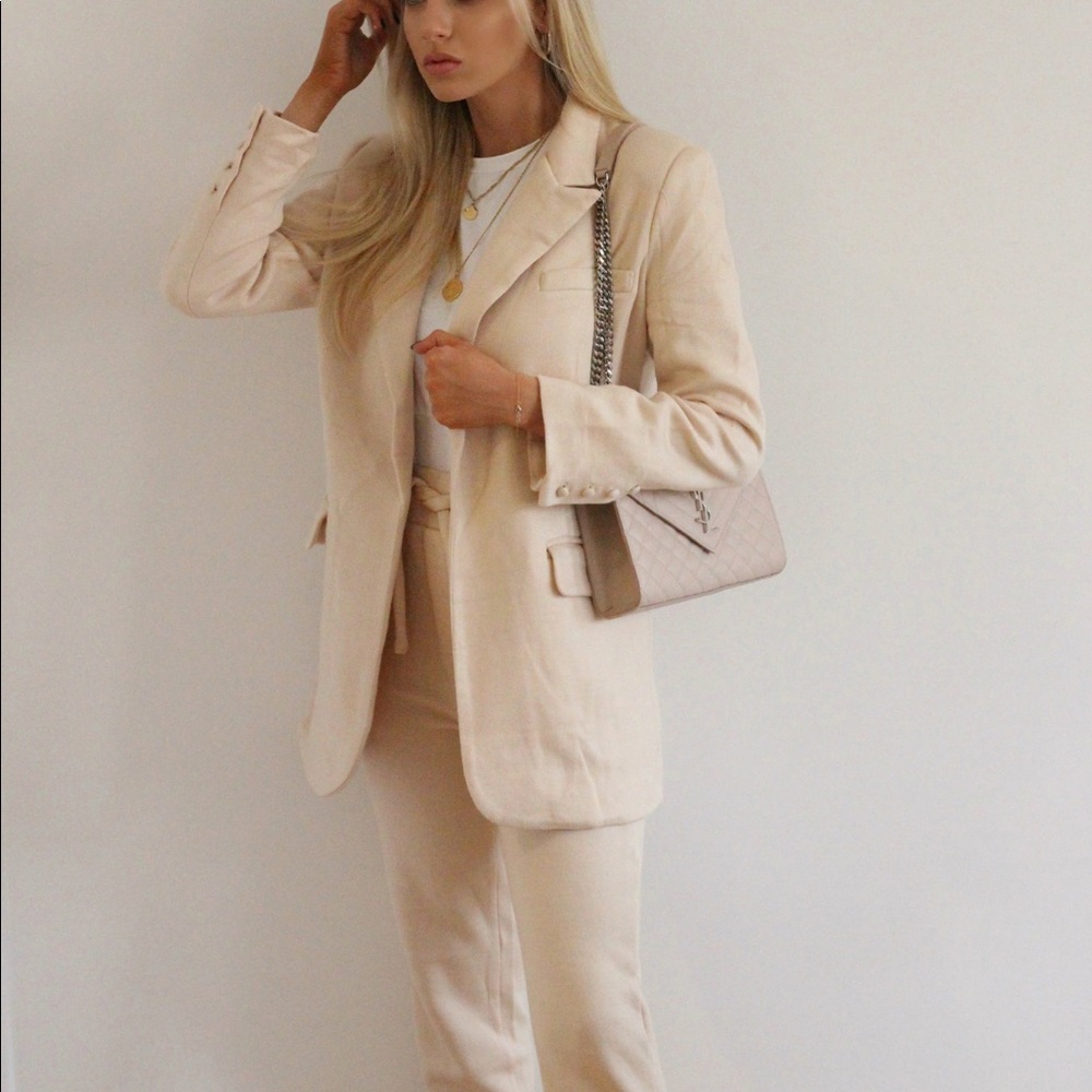 Lavish Alice Boyfriend Blazer in Cream